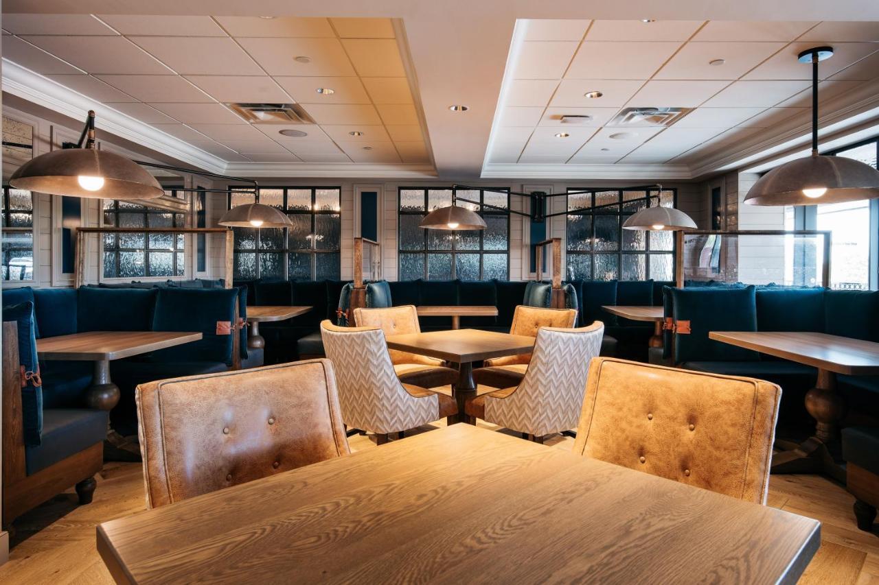 St James Hotel Ред Уинг Екстериор снимка