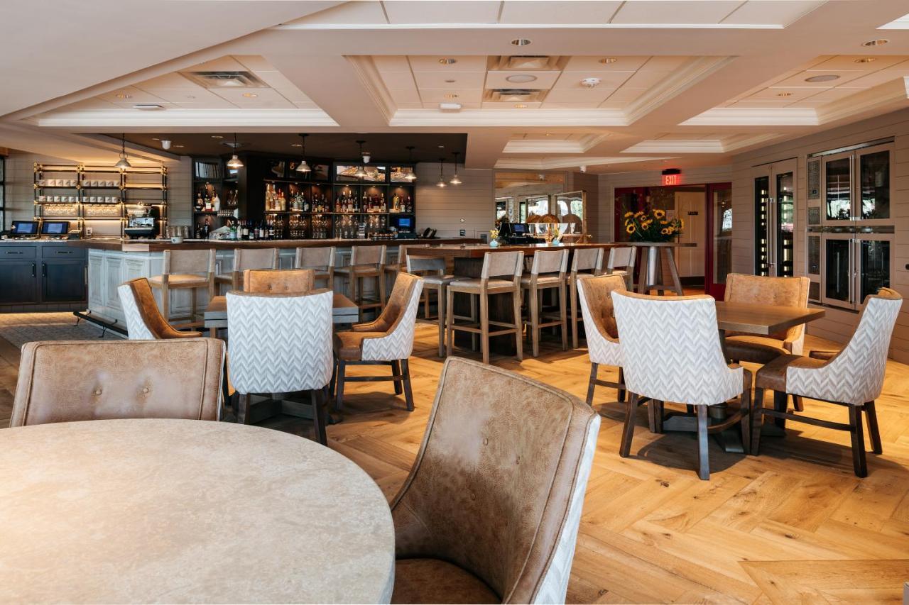 St James Hotel Ред Уинг Екстериор снимка