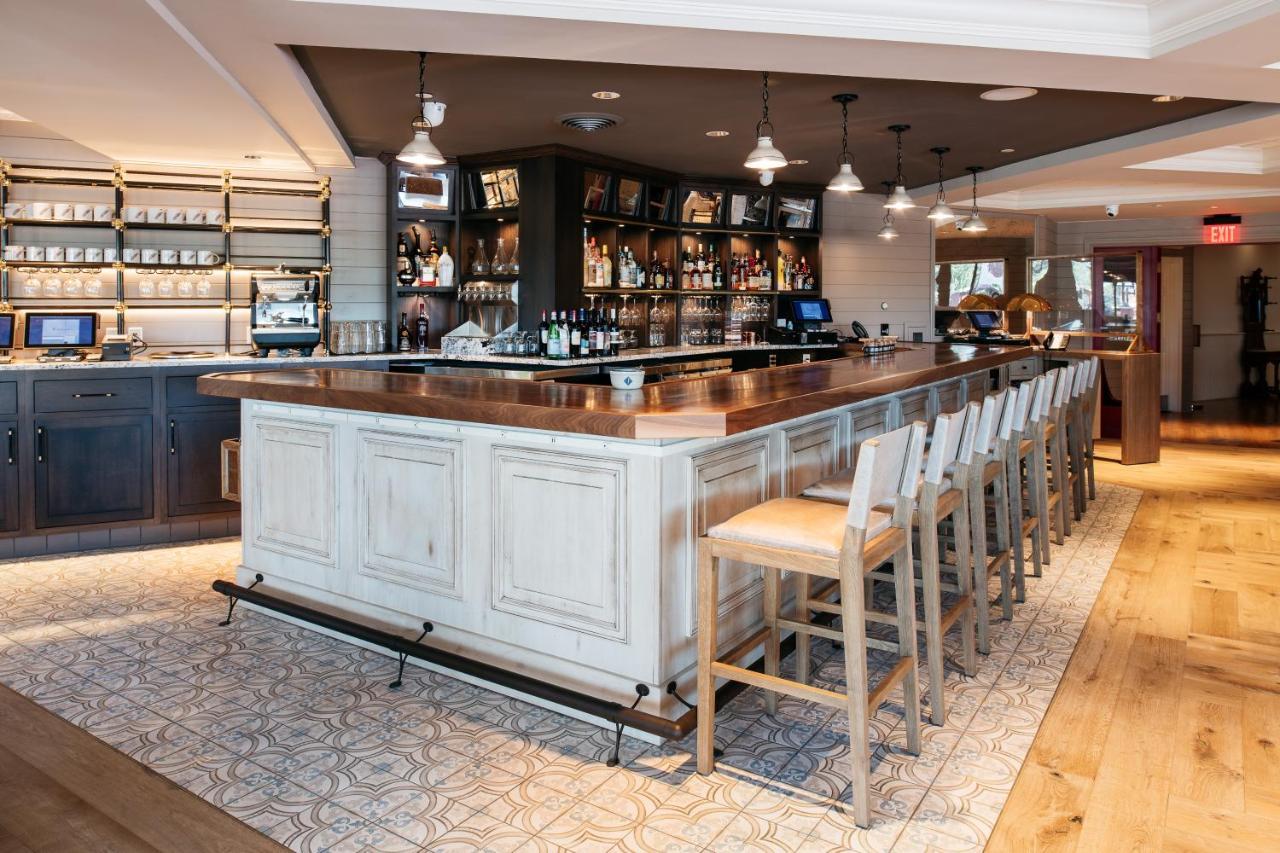 St James Hotel Ред Уинг Екстериор снимка