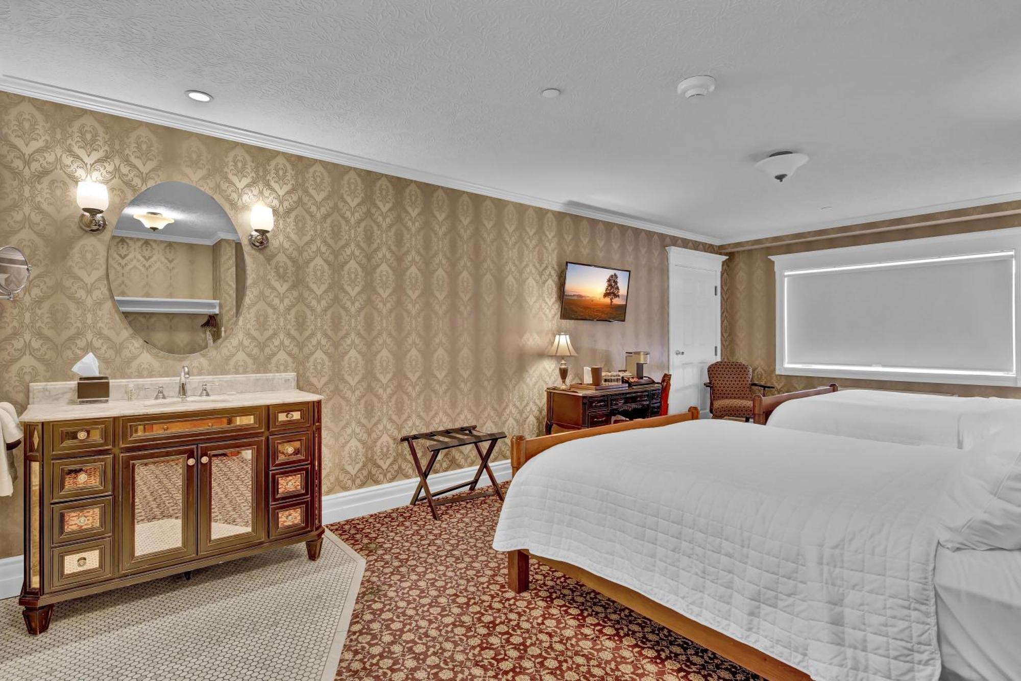 St James Hotel Ред Уинг Екстериор снимка