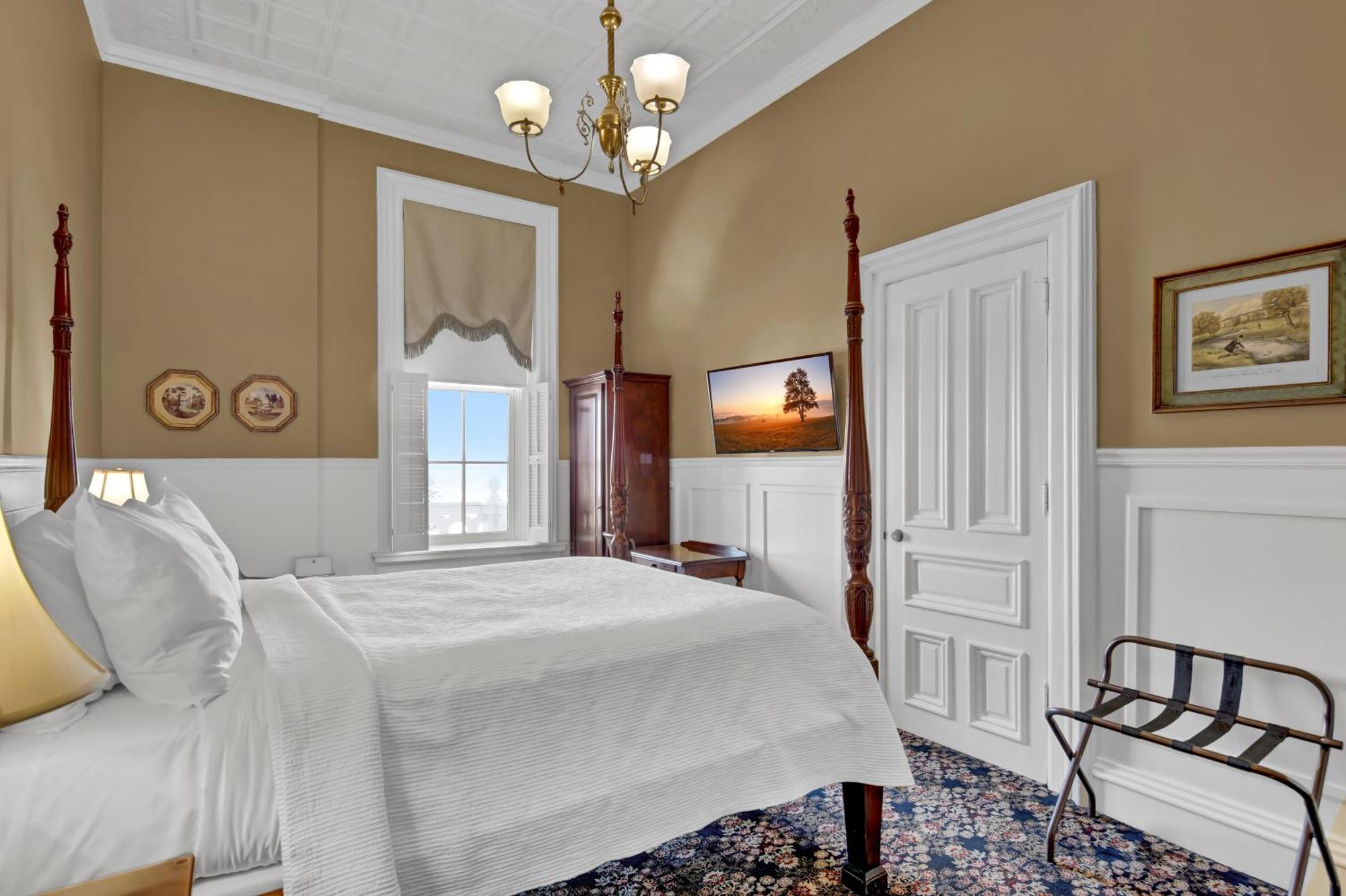 St James Hotel Ред Уинг Екстериор снимка