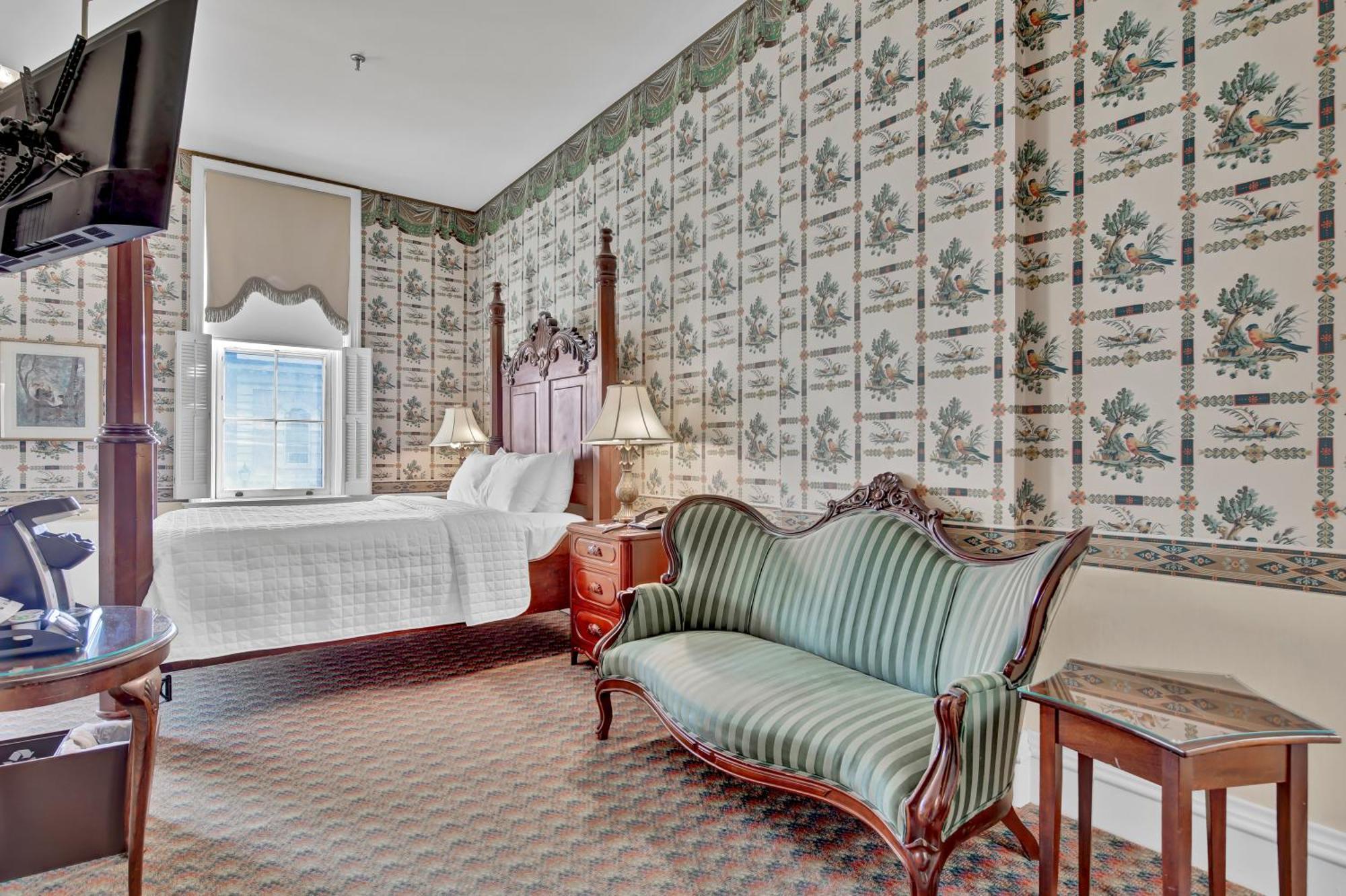 St James Hotel Ред Уинг Екстериор снимка