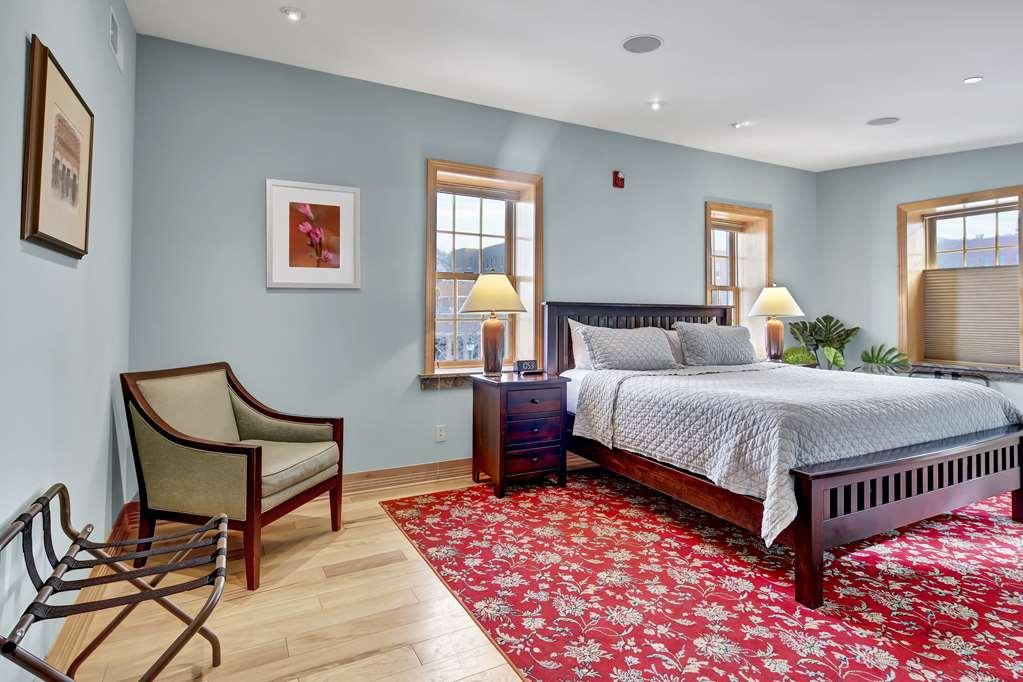 St James Hotel Ред Уинг Стая снимка