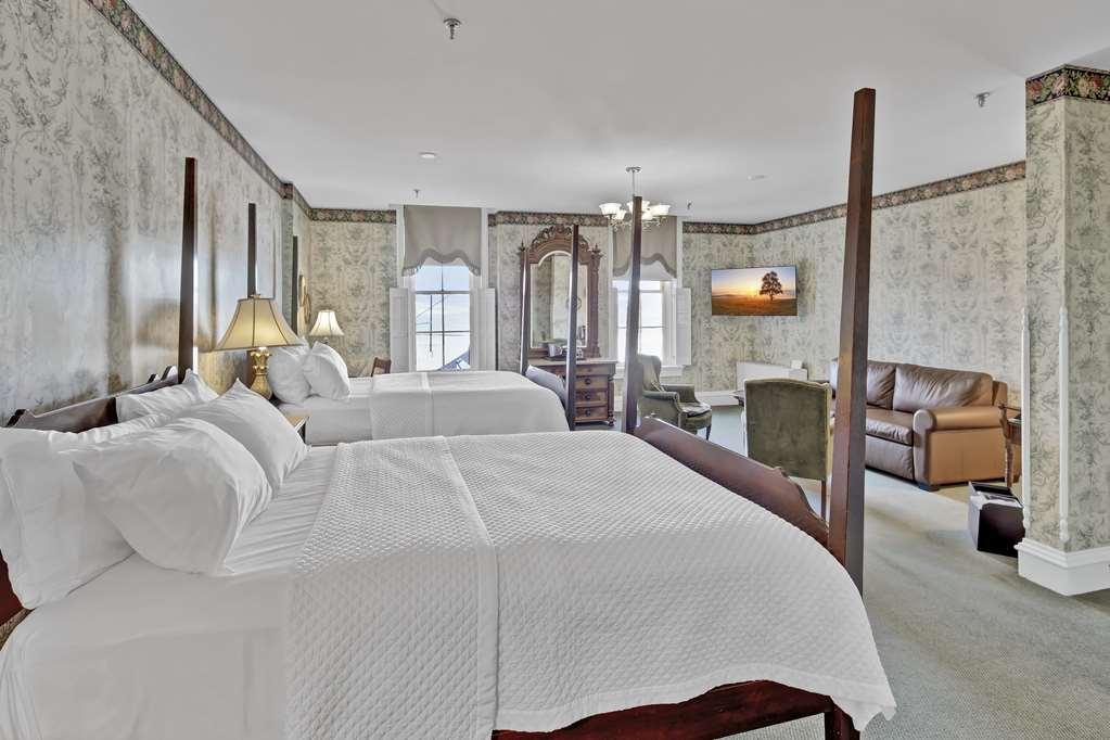 St James Hotel Ред Уинг Стая снимка