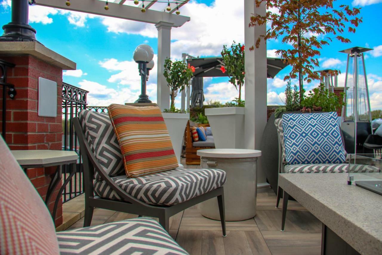 St James Hotel Ред Уинг Екстериор снимка